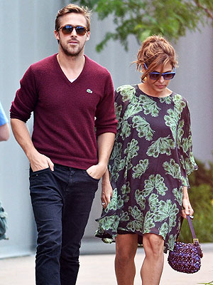 Ryan gosling and eva mendes have been kissing each other Ryan gosling and eva mendes have been kissing each other